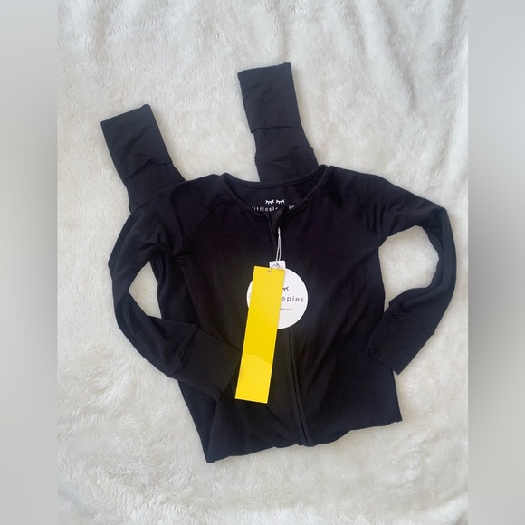 🖤NWT LS Black Zippy🖤 - Picture 4 of 5